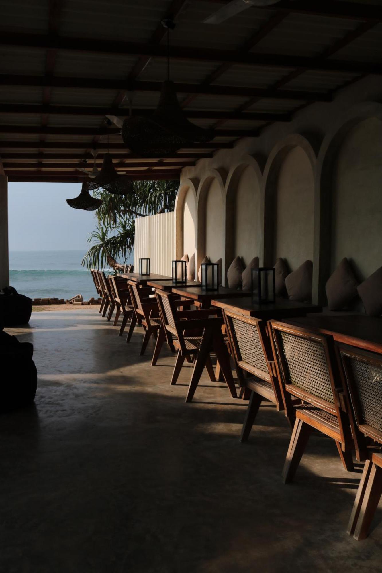 Hotel Swell Shacks Matara Esterno foto