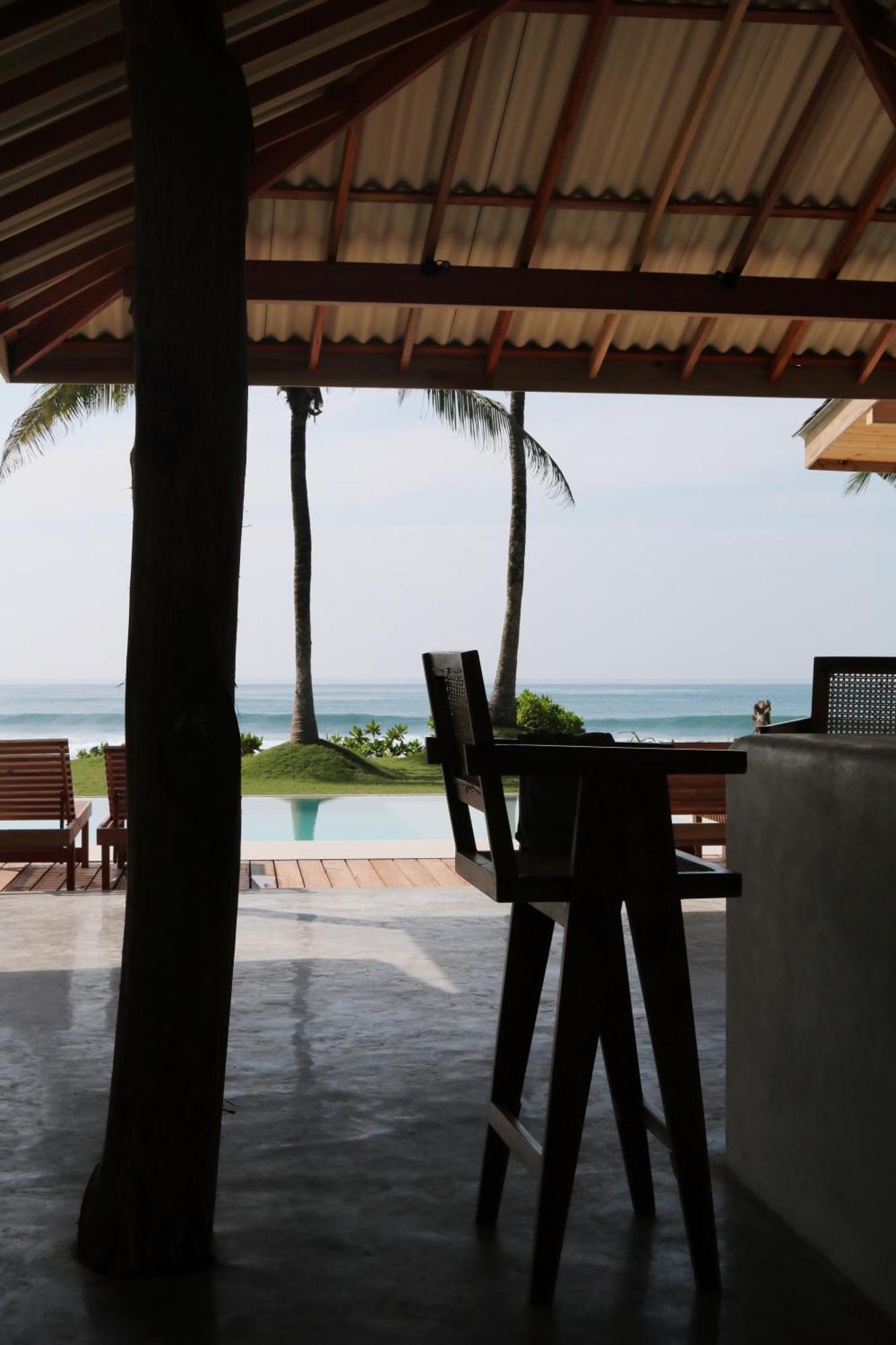 Hotel Swell Shacks Matara Esterno foto